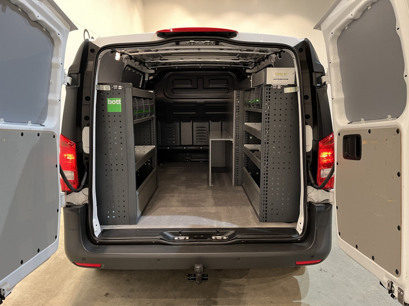Mercedes-Benz Vito 116 CDI RWD Servicebus / Bott Inrichting / Euro 6 / Schuifdeur L + R / Airco / Cruise Control / Trekhaak / Camera / Navigatie / BPM VRIJ !! - Små skåpbil: bild 2 Mercedes-Benz Vito 116 CDI RWD Servicebus / Bott Inrichting / Euro 6 / Schuifdeur L + R / Airco / Cruise Control / Trekhaak / Camera / Navigatie / BPM VRIJ !! - Små skåpbil: bild 2