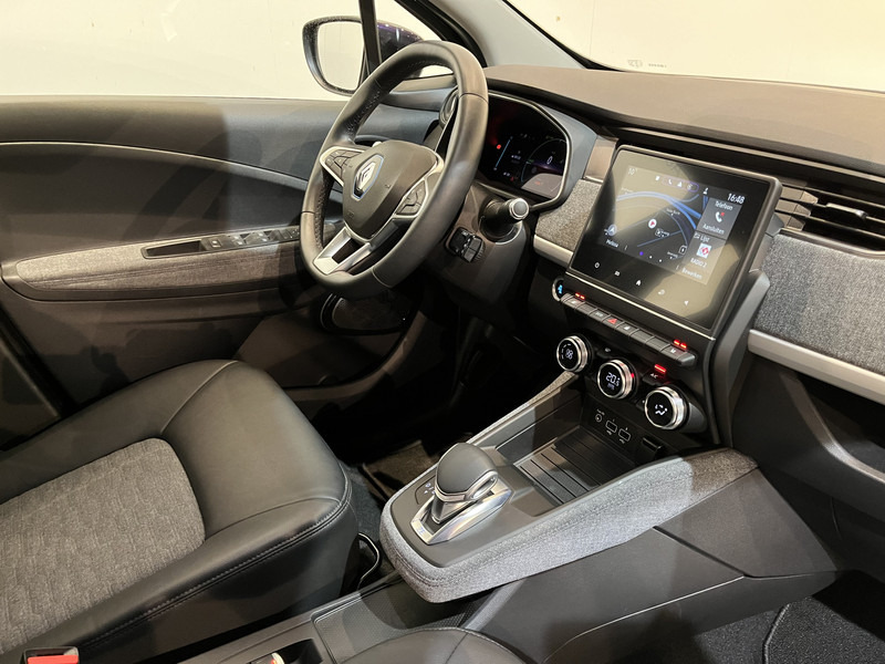 Renault ZOE R110 Experience 52 kWh (Huuraccu) / CarPlay / Camera / Airco / Cruise Control / LMV / Navigatie / 11.000 KM !! Prijs ex BTW € 11.500,- - Hatchback/ Halvkombi: bild 4 Renault ZOE R110 Experience 52 kWh (Huuraccu) / CarPlay / Camera / Airco / Cruise Control / LMV / Navigatie / 11.000 KM !! Prijs ex BTW € 11.500,- - Hatchback/ Halvkombi: bild 4