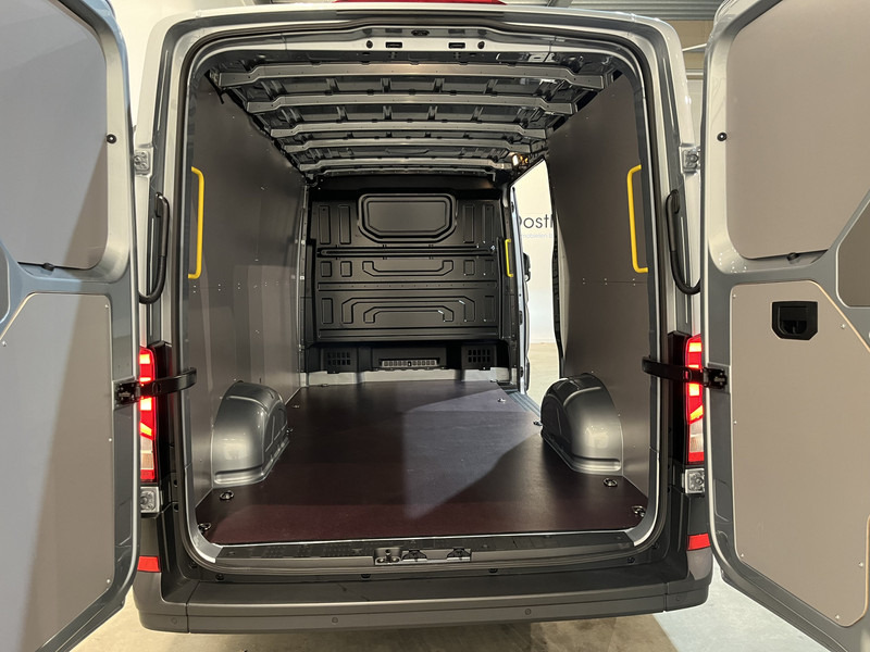 Volkswagen Crafter 2.0 TDI L3H2 140 PK Automaat / Euro 6 / Airco / Cruise Control / PDC / CarPlay / 3-Zits / NIEUWSTE MODEL / 1.400 KM !! - Skåpbil: bild 4 Volkswagen Crafter 2.0 TDI L3H2 140 PK Automaat / Euro 6 / Airco / Cruise Control / PDC / CarPlay / 3-Zits / NIEUWSTE MODEL / 1.400 KM !! - Skåpbil: bild 4