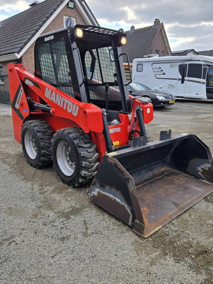 Manitou 1350 R - Kompaktlastare/ Slirstyrda lastare: bild 5 Manitou 1350 R - Kompaktlastare/ Slirstyrda lastare: bild 5