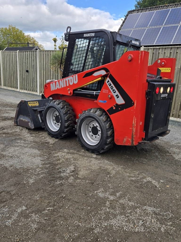 Manitou 1350 R - Kompaktlastare/ Slirstyrda lastare: bild 2 Manitou 1350 R - Kompaktlastare/ Slirstyrda lastare: bild 2