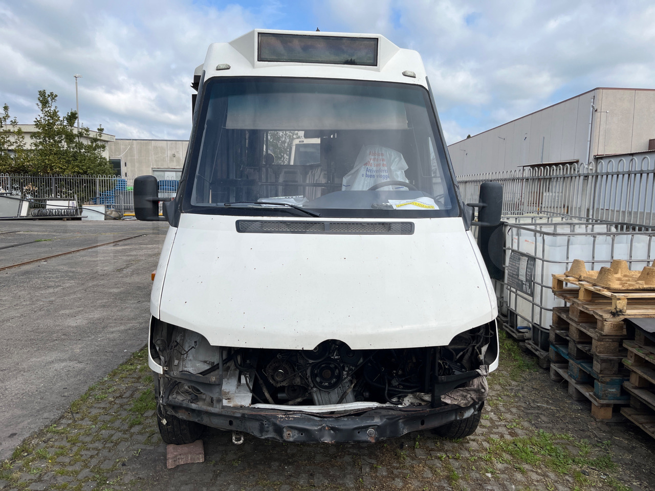 Mercedes-Benz 414T - Minibuss, Persontransport: bild 2 Mercedes-Benz 414T - Minibuss, Persontransport: bild 2