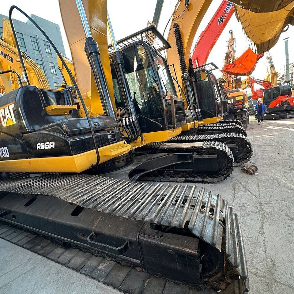 CAT 323 D L - Bandgrävare: bild 5 CAT 323 D L - Bandgrävare: bild 5