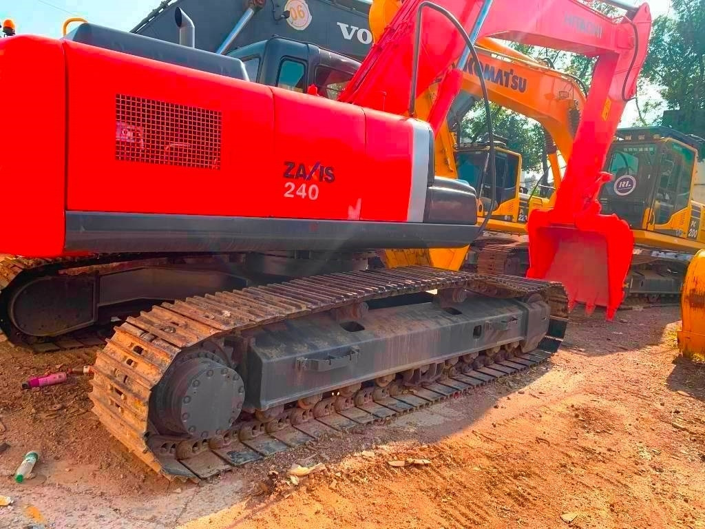 Hitachi Zaxis 240 - Bandgrävare: bild 2 Hitachi Zaxis 240 - Bandgrävare: bild 2
