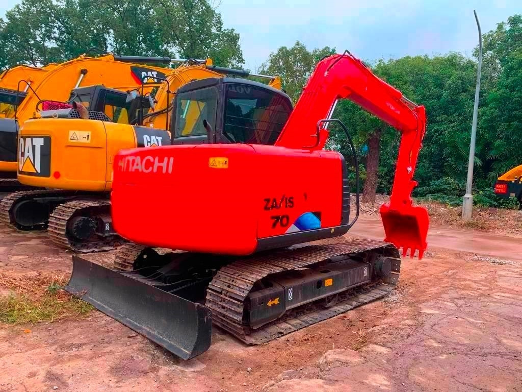 Hitachi Zaxis 70 - Bandgrävare: bild 1 Hitachi Zaxis 70 - Bandgrävare: bild 1