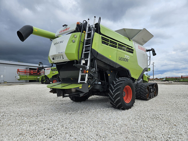 Claas Lexion 770 TT - Skördetröska: bild 1 Claas Lexion 770 TT - Skördetröska: bild 1