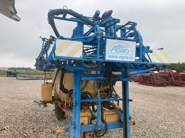 Lindus 3000 L - 30 M BOM - Traktorburen spruta: bild 4 Lindus 3000 L - 30 M BOM - Traktorburen spruta: bild 4