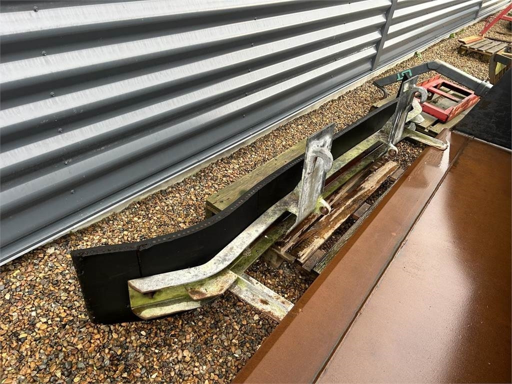 Düvelsdorf GUMMISKRABER 3 METER - Tillbehör för Lantbruksmaskiner: bild 2 Düvelsdorf GUMMISKRABER 3 METER - Tillbehör för Lantbruksmaskiner: bild 2