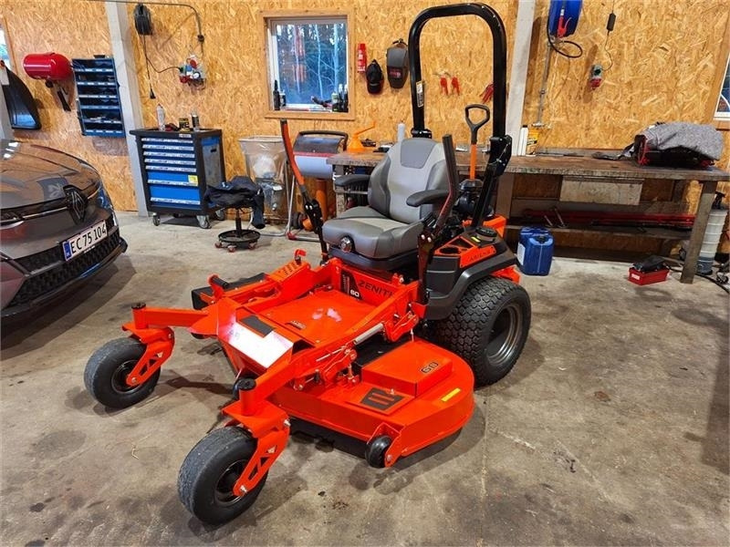 Ariens Zenith 60" SD - Kommunaltraktor: bild 1 Ariens Zenith 60" SD - Kommunaltraktor: bild 1