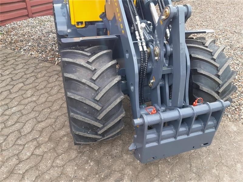 Eurotrac W12S med førerhus, skovl og gafler - Hjullastare: bild 4 Eurotrac W12S med førerhus, skovl og gafler - Hjullastare: bild 4
