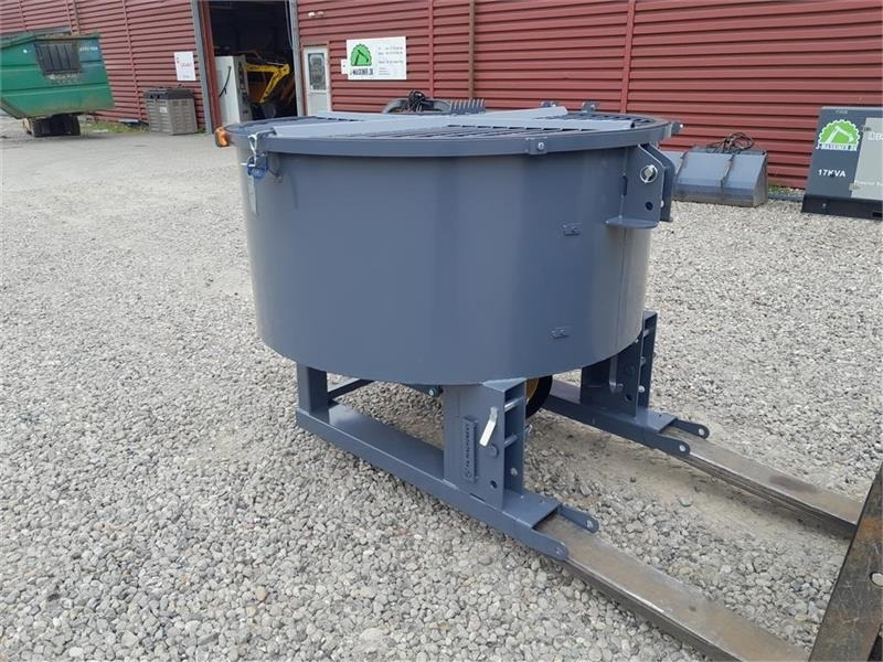 - - - FK MASCHINERY - Betongblandare: bild 2 - - - FK MASCHINERY - Betongblandare: bild 2