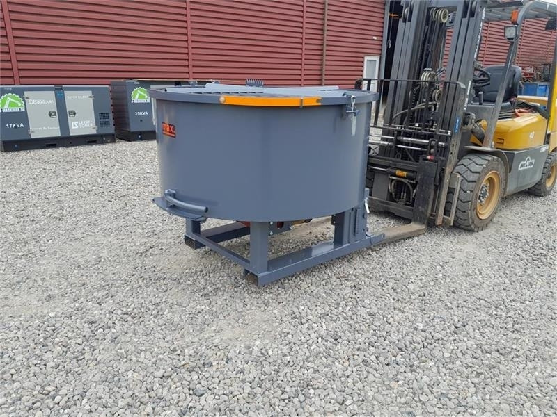 - - - FK MASCHINERY - Betongblandare: bild 1 - - - FK MASCHINERY - Betongblandare: bild 1