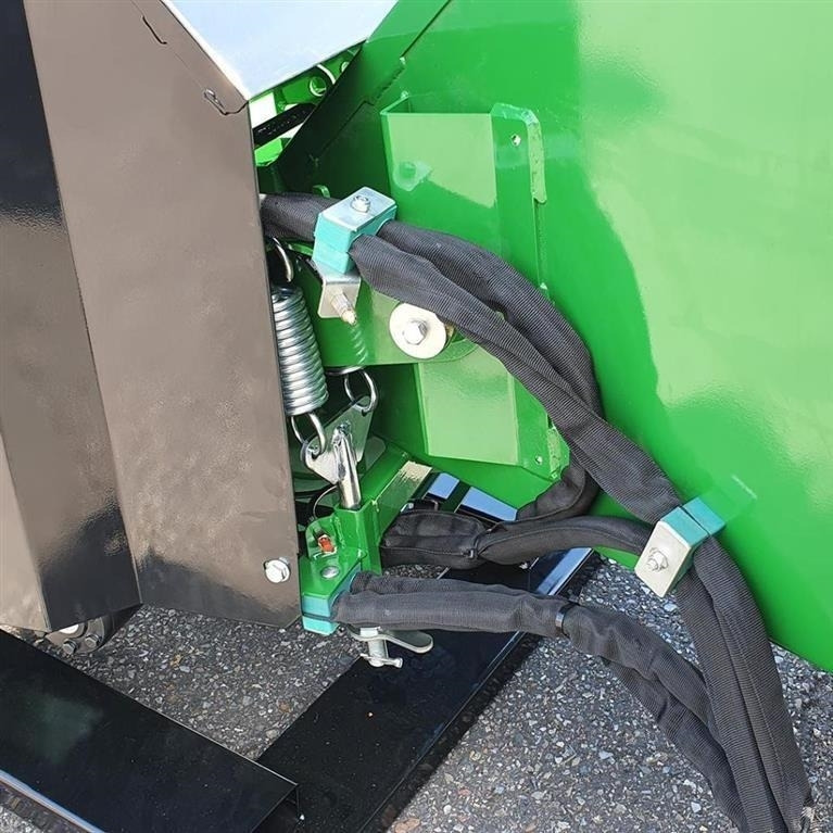 - - - FLISHUGGER TIL TRAKTOR KAPACITET OP TIL Ø25 - Flishugg: bild 4 - - - FLISHUGGER TIL TRAKTOR KAPACITET OP TIL Ø25 - Flishugg: bild 4