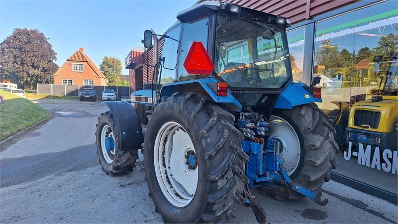 Ford 8240 - Traktor: bild 5 Ford 8240 - Traktor: bild 5