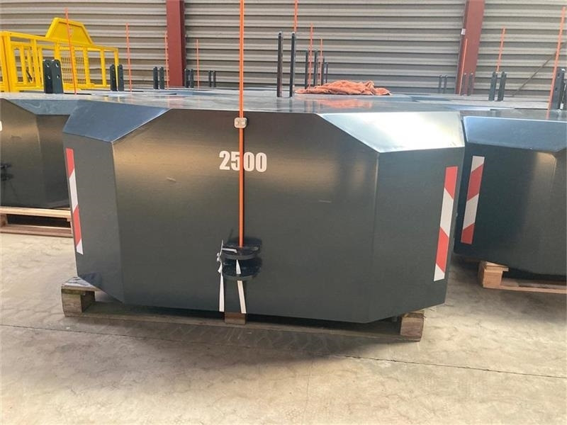 - - - j maskiner 2500KG - Motvikt: bild 1 - - - j maskiner 2500KG - Motvikt: bild 1