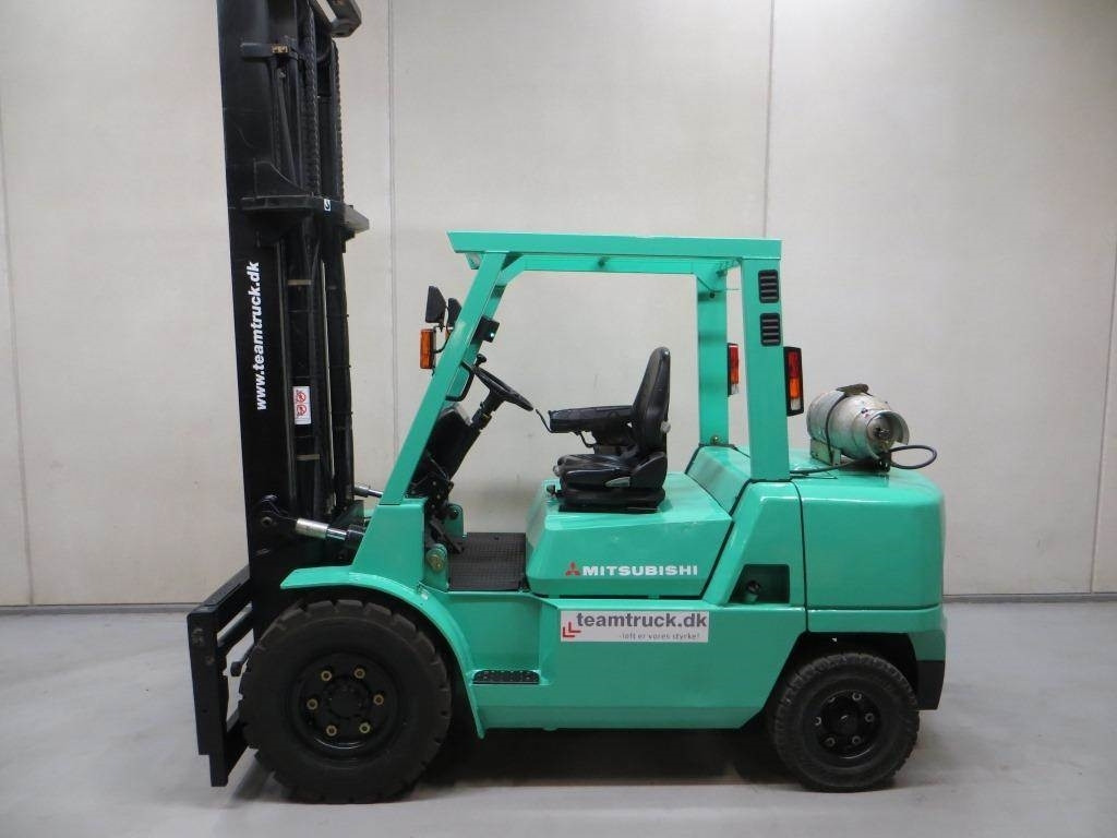 Mitsubishi FG45K2 - Gasoltruck: bild 2 Mitsubishi FG45K2 - Gasoltruck: bild 2
