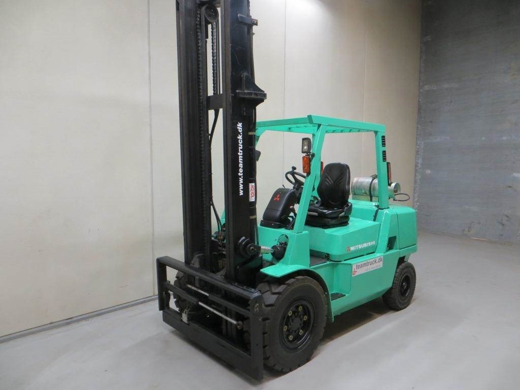 Mitsubishi FG45K2 - Gasoltruck: bild 3 Mitsubishi FG45K2 - Gasoltruck: bild 3