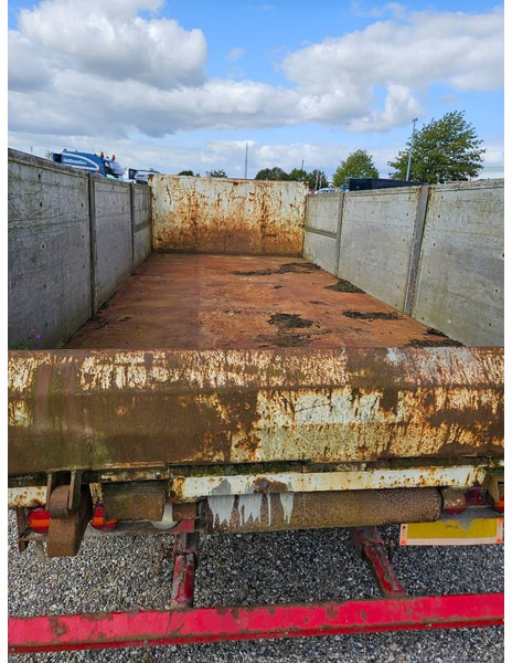 KEL-BERG 2 axle // wire // 3-way tip // radiocontrol - Containersläp/ Växelflaksläp: bild 4 KEL-BERG 2 axle // wire // 3-way tip // radiocontrol - Containersläp/ Växelflaksläp: bild 4