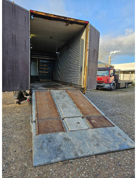 Montracon Racing// machinetrailer // Living area - Låg lastare semitrailer: bild 3 Montracon Racing// machinetrailer // Living area - Låg lastare semitrailer: bild 3