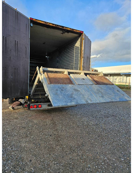 Montracon Racing// machinetrailer // Living area - Låg lastare semitrailer: bild 1 Montracon Racing// machinetrailer // Living area - Låg lastare semitrailer: bild 1