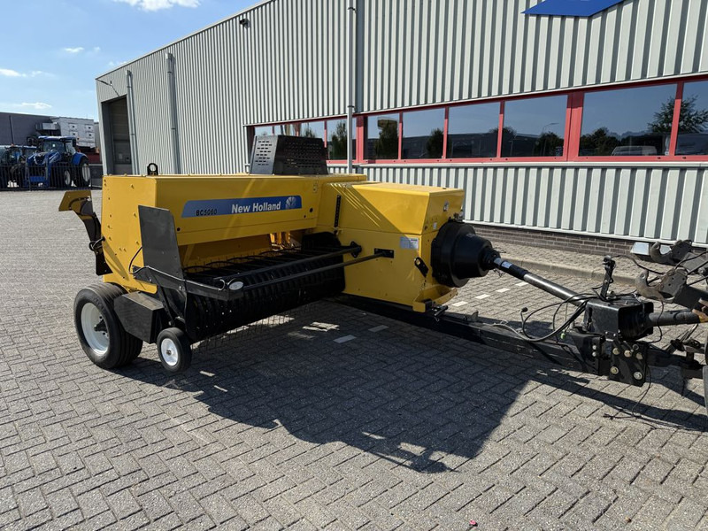 New Holland BC5060 Mini Balenpers - Fyrkantspress: bild 4 New Holland BC5060 Mini Balenpers - Fyrkantspress: bild 4