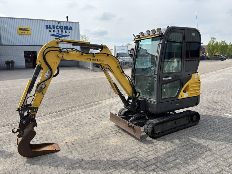 New Holland E18C Minigraver - Minigrävmaskin: bild 1 New Holland E18C Minigraver - Minigrävmaskin: bild 1