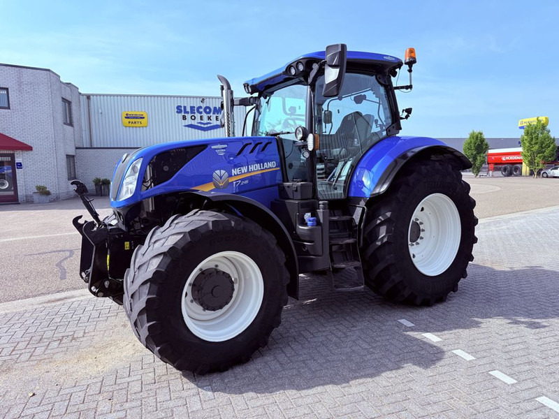 New Holland T7.245 AC STAGE V - Traktor: bild 1 New Holland T7.245 AC STAGE V - Traktor: bild 1