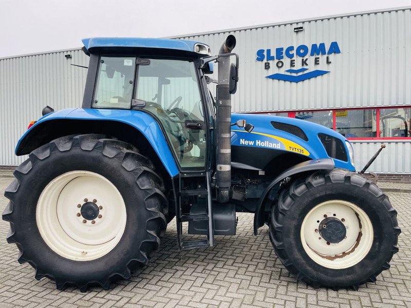 New Holland TVT 135 Transmissie CVT fronthef pto - Traktor: bild 5 New Holland TVT 135 Transmissie CVT fronthef pto - Traktor: bild 5