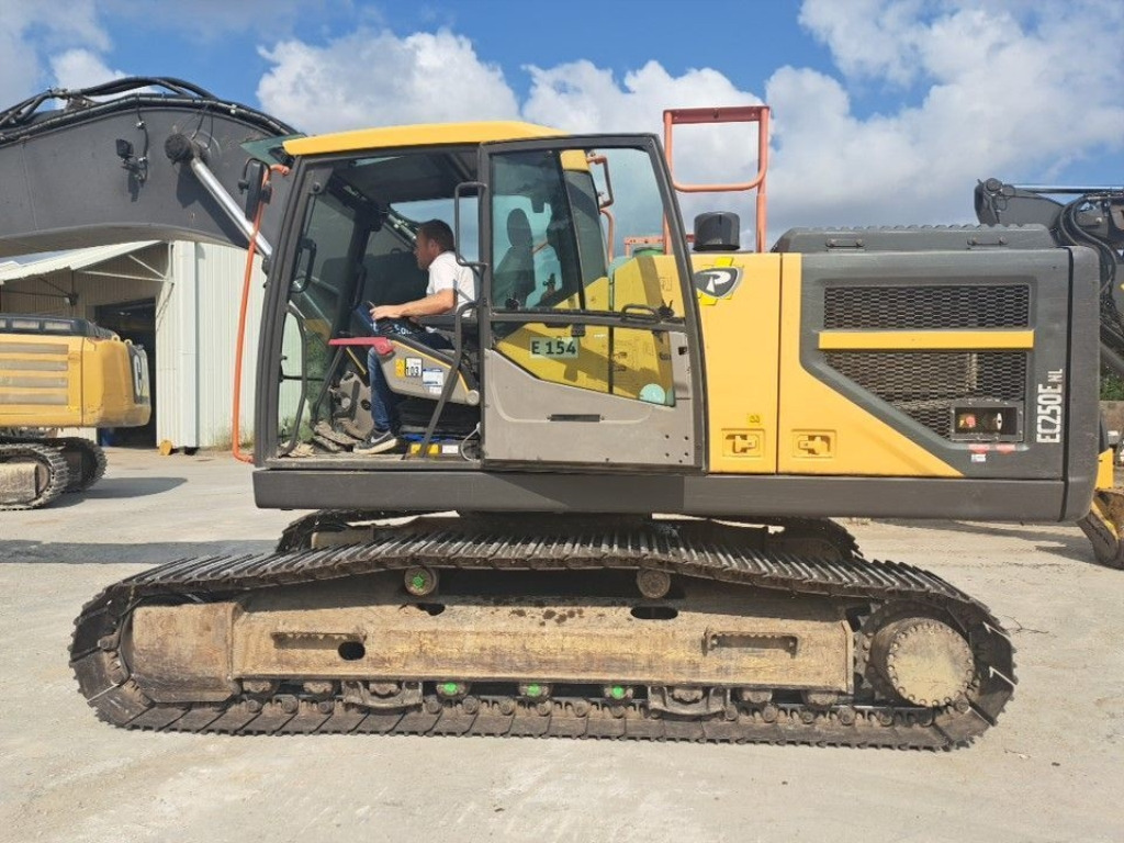 VOLVO EC250E NL - Bandgrävare: bild 1 VOLVO EC250E NL - Bandgrävare: bild 1