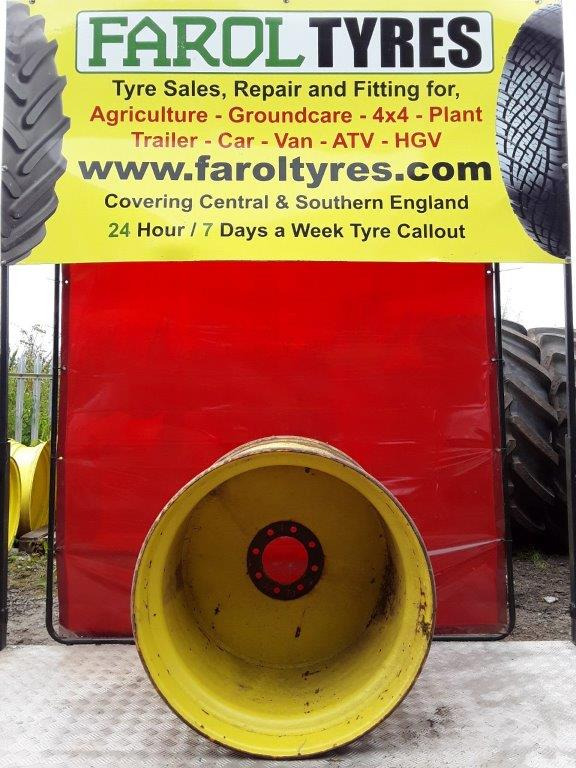 24X30 John Deere Yellow rim - Fälg för Lantbruksmaskiner: bild 1 24X30 John Deere Yellow rim - Fälg för Lantbruksmaskiner: bild 1