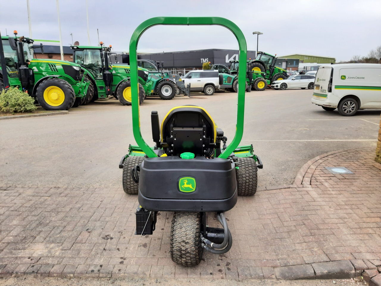 John Deere 2653B utility triple mower - Gräsklippare: bild 5 John Deere 2653B utility triple mower - Gräsklippare: bild 5