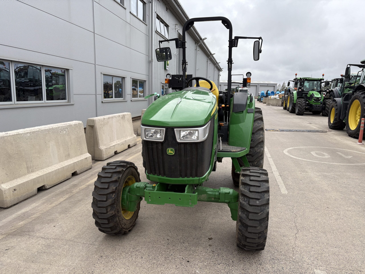 John Deere 4052M Compact Tractor - Minitraktor: bild 2 John Deere 4052M Compact Tractor - Minitraktor: bild 2