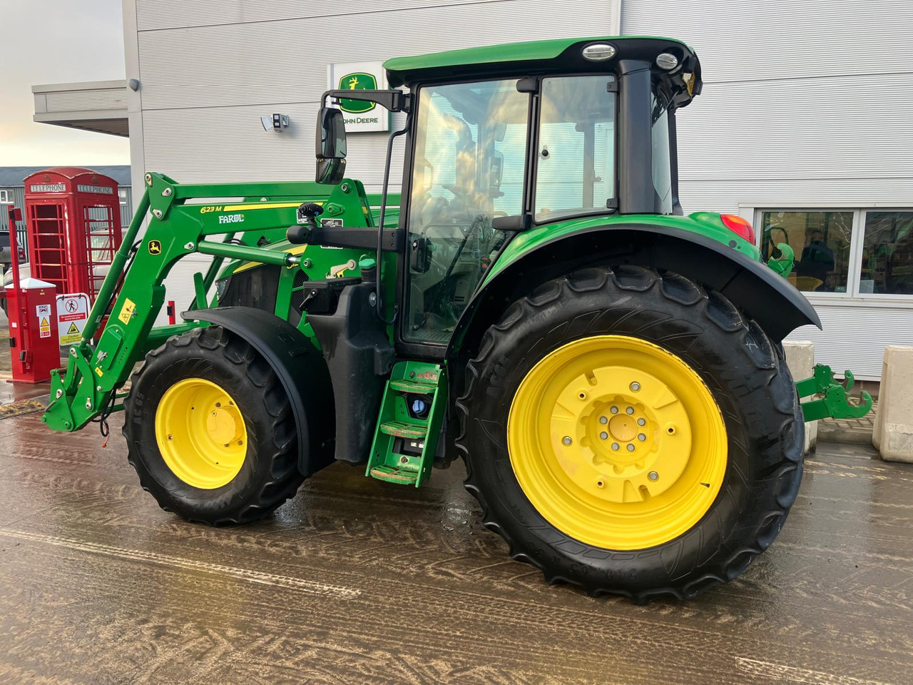 John Deere 6120M - Traktor: bild 4 John Deere 6120M - Traktor: bild 4