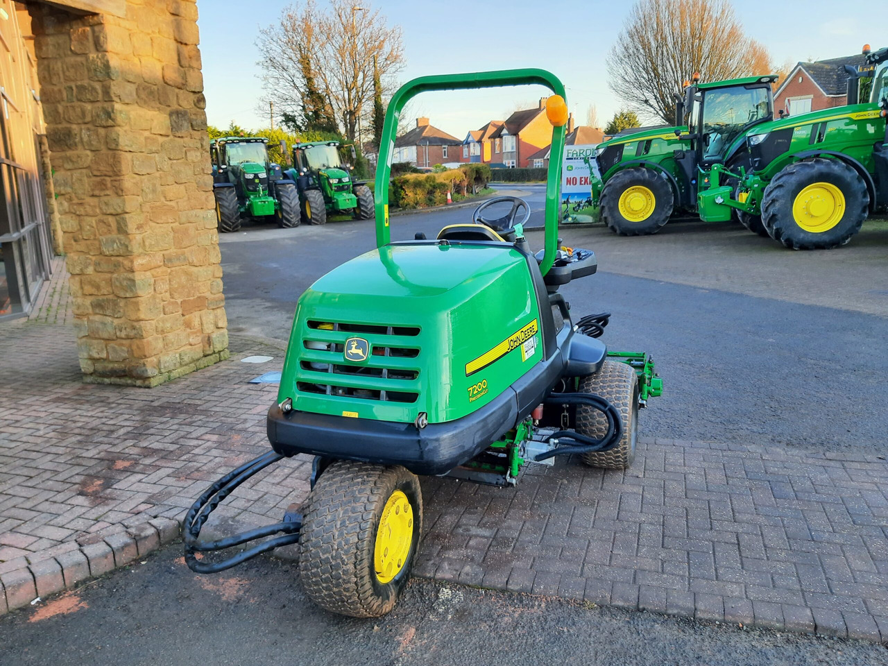 John Deere 7200 utility triple mower - Gräsklippare: bild 3 John Deere 7200 utility triple mower - Gräsklippare: bild 3