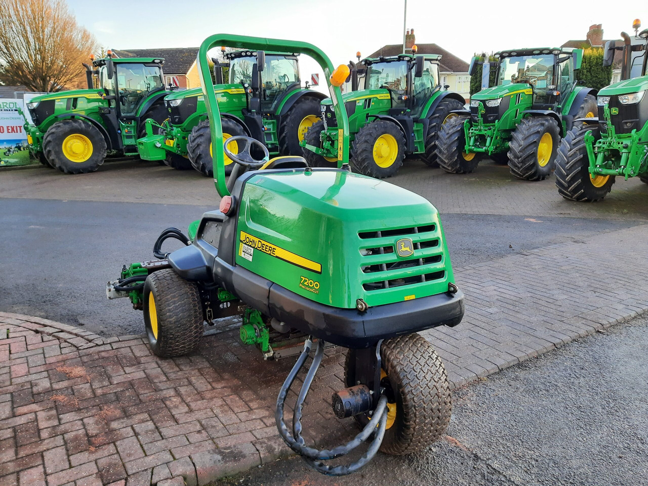 John Deere 7200 utility triple mower - Gräsklippare: bild 5 John Deere 7200 utility triple mower - Gräsklippare: bild 5