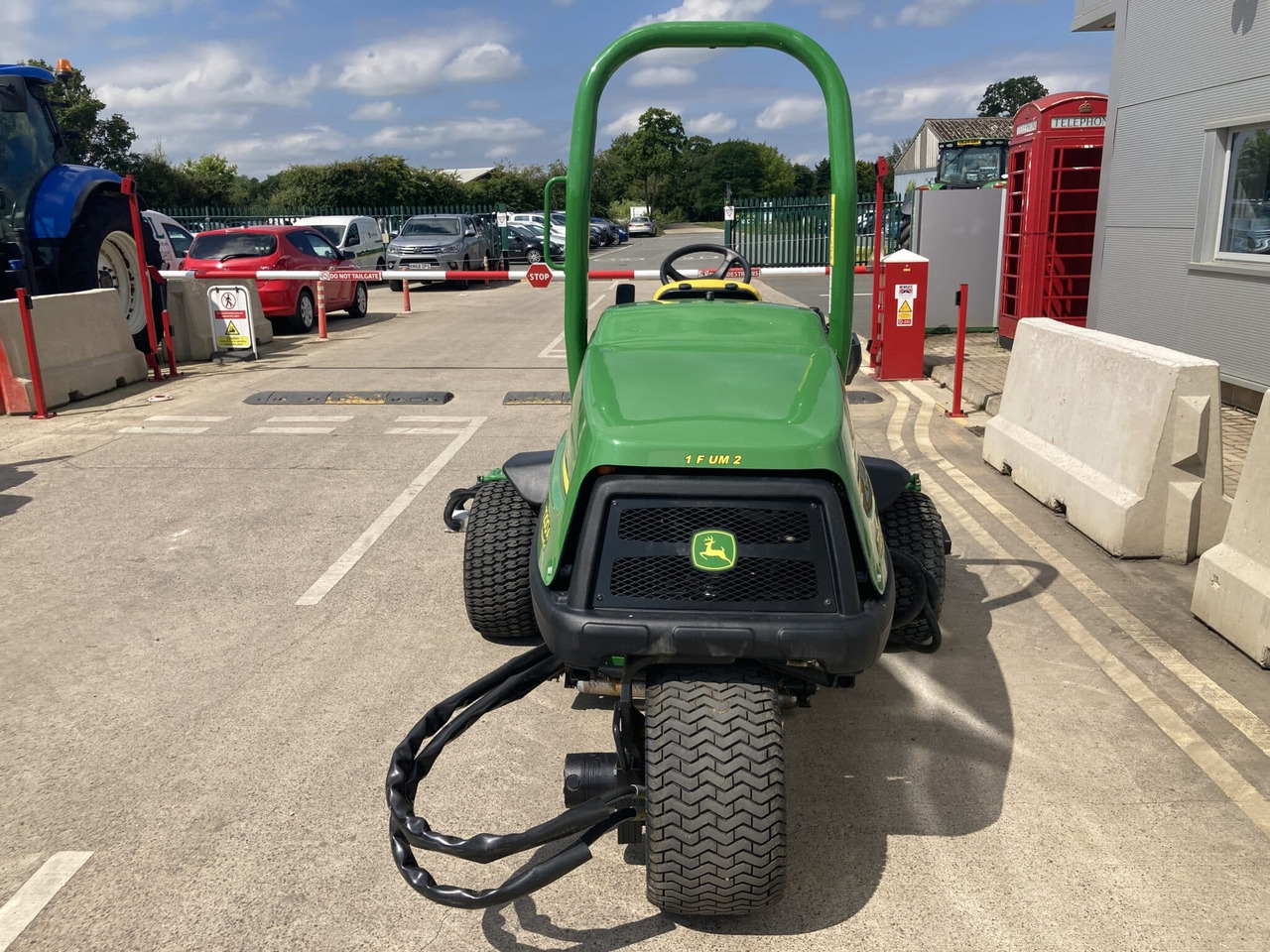 John Deere 7200A utility mower - Gräsklippare: bild 4 John Deere 7200A utility mower - Gräsklippare: bild 4