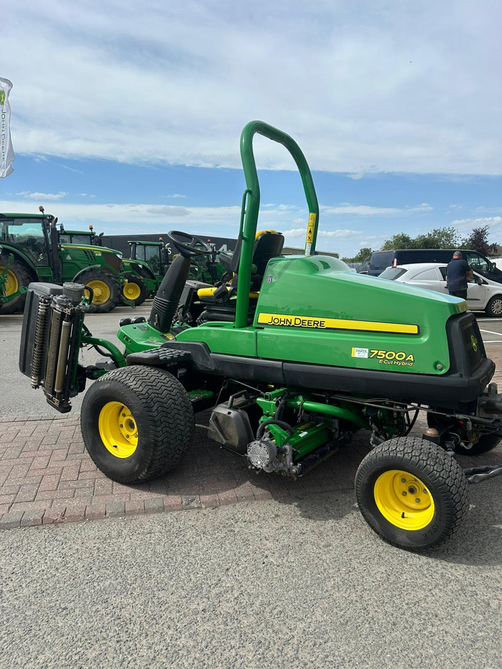John Deere 7500AE Fairway Mower - Gräsklippare: bild 3 John Deere 7500AE Fairway Mower - Gräsklippare: bild 3