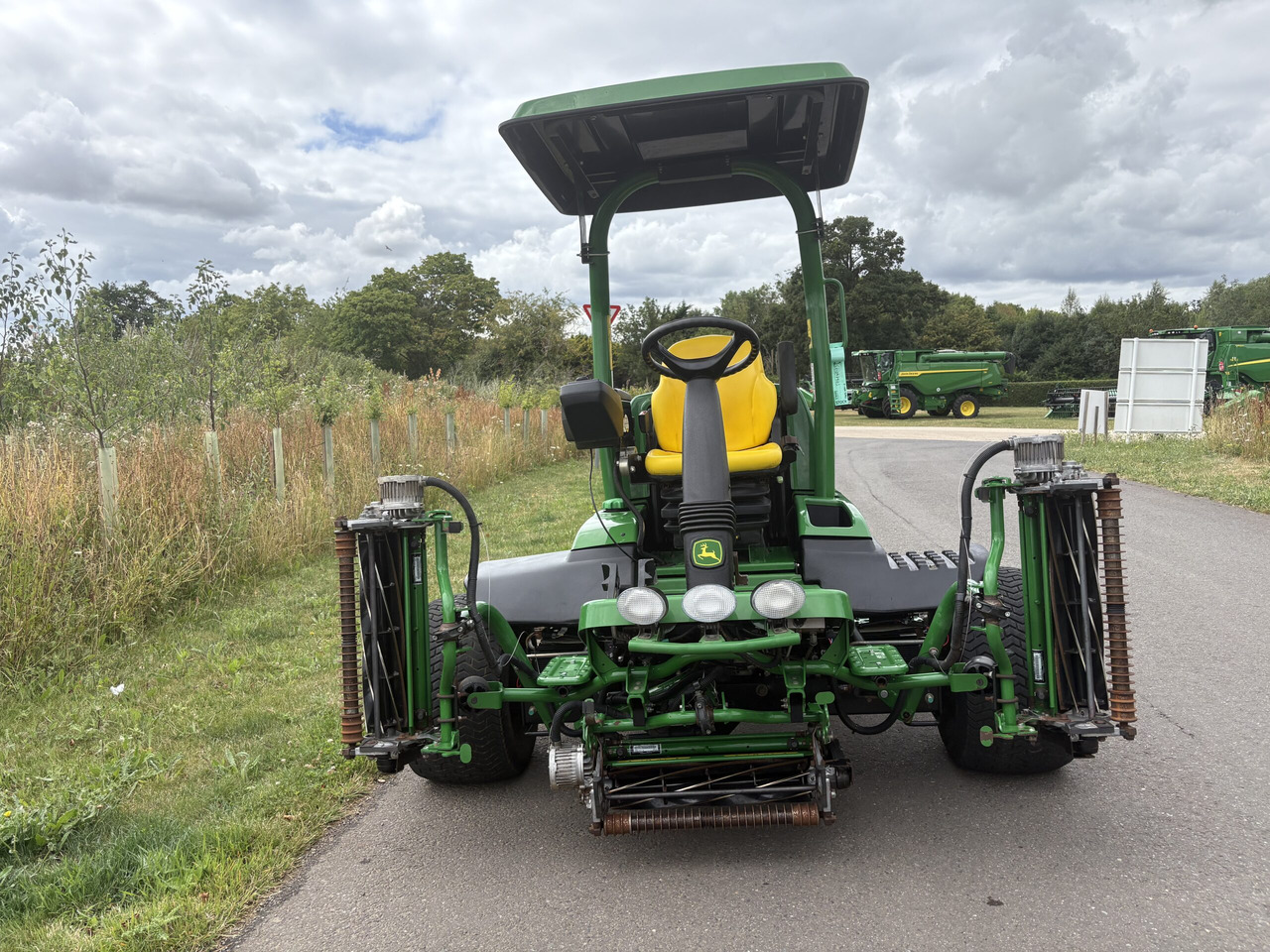 John Deere 7500AE Fairway Mower - Gräsklippare: bild 2 John Deere 7500AE Fairway Mower - Gräsklippare: bild 2