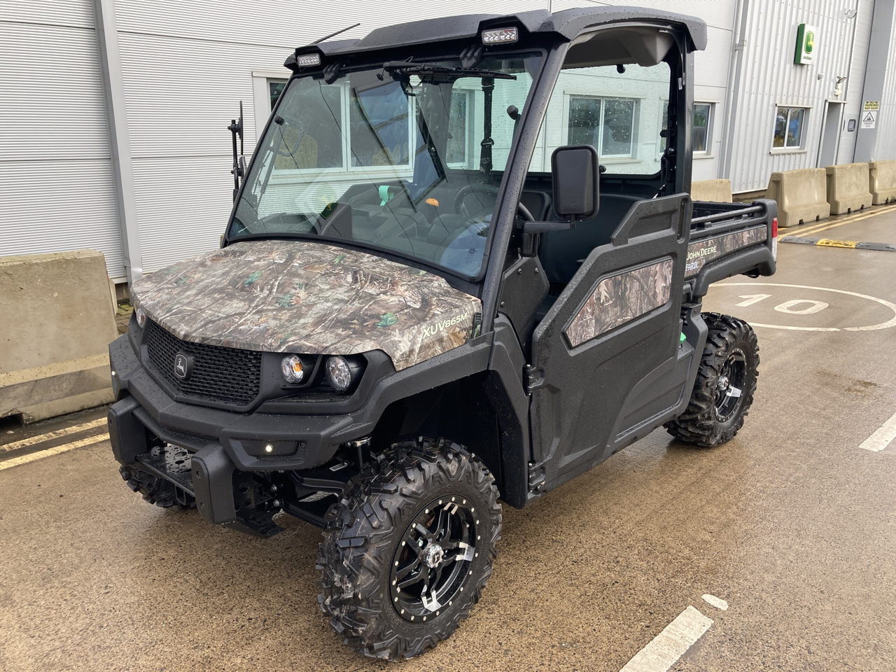 John Deere XUV865M Gator - Fyrhjuling: bild 1 John Deere XUV865M Gator - Fyrhjuling: bild 1