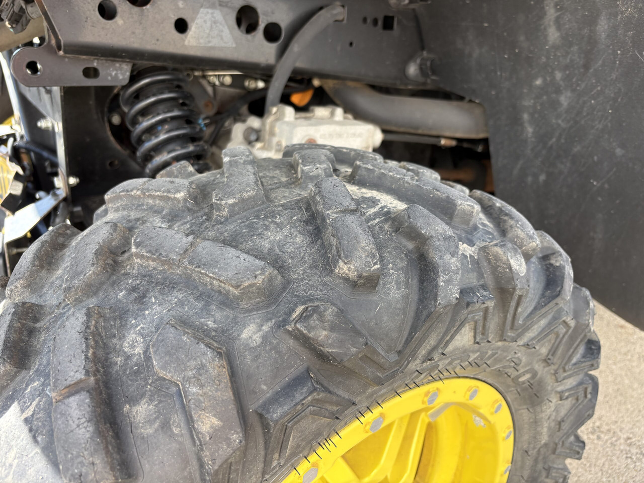 Fyrhjuling John Deere XUV865M Gator: bild 7