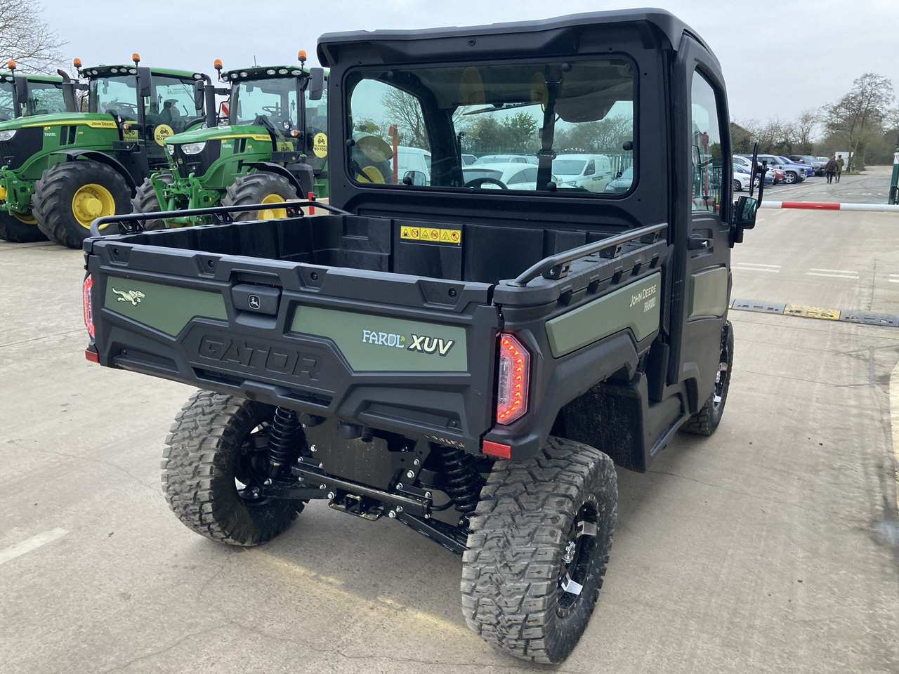 John Deere XUV875M Gator - Fyrhjuling: bild 5 John Deere XUV875M Gator - Fyrhjuling: bild 5