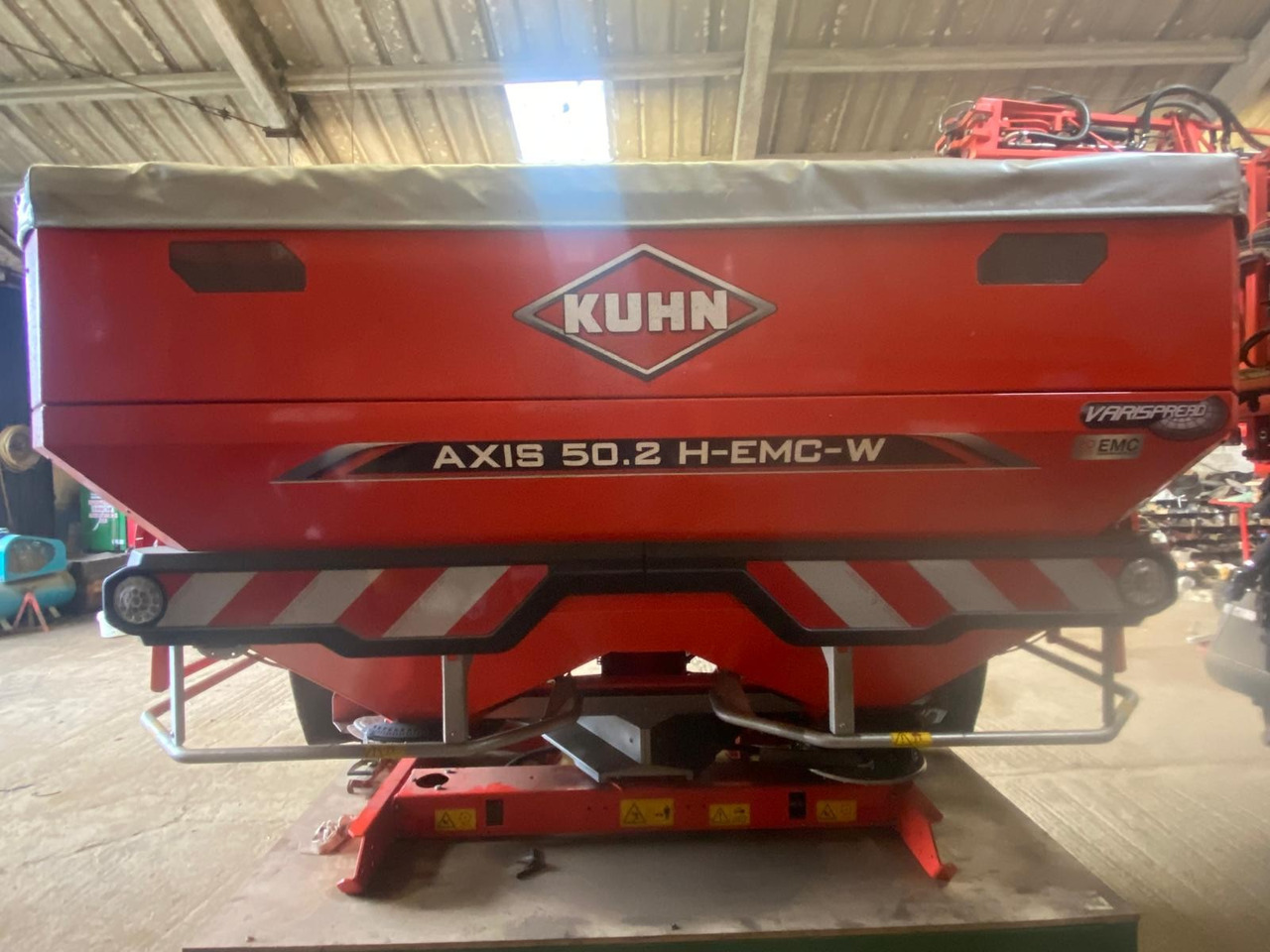 Kuhn Axis 50.2 H-EMC-W - Mineralgödselspridare: bild 1 Kuhn Axis 50.2 H-EMC-W - Mineralgödselspridare: bild 1