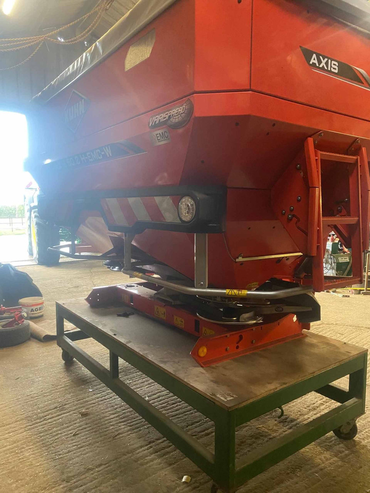 Kuhn Axis 50.2 H-EMC-W - Mineralgödselspridare: bild 4 Kuhn Axis 50.2 H-EMC-W - Mineralgödselspridare: bild 4
