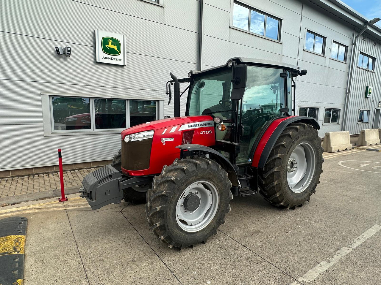 Traktor Massey Ferguson 4709: bild 1