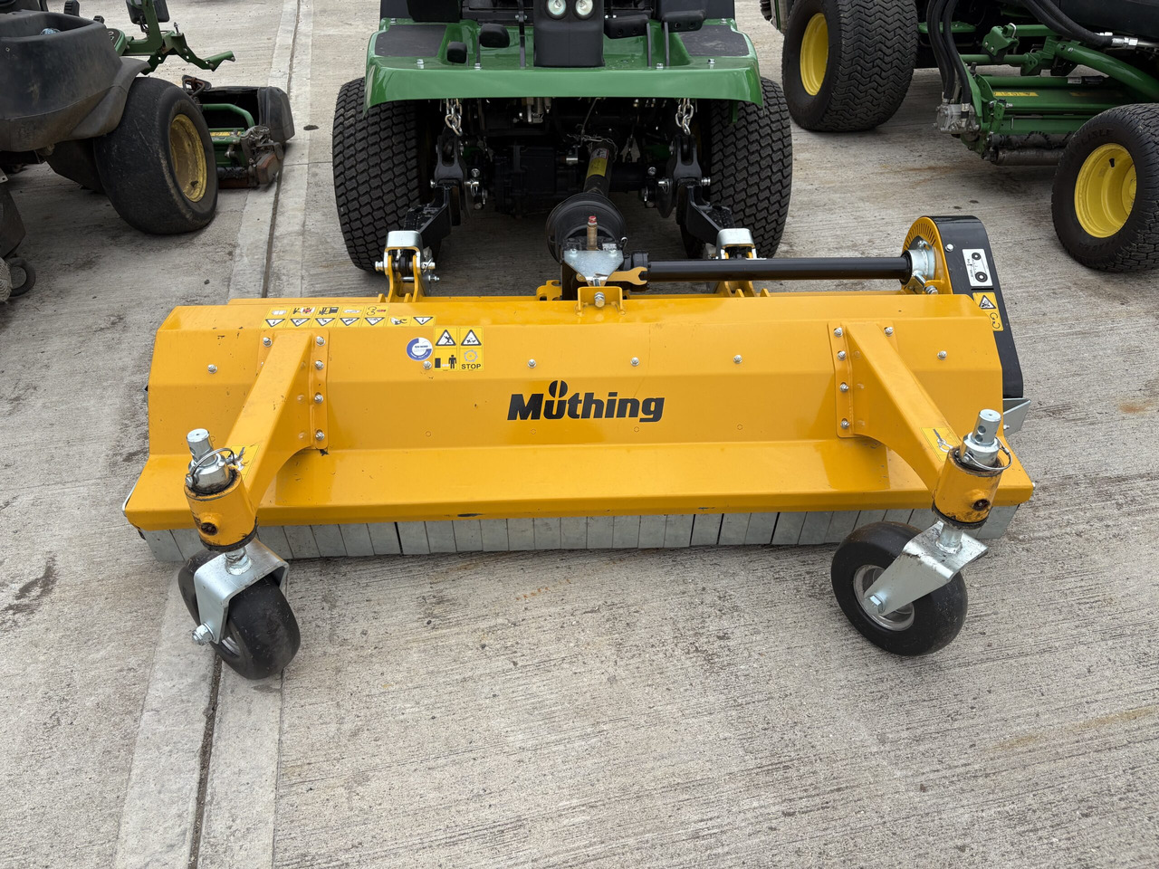 Muthing MU-FM160 JD Outfront Flail Mower Demo - Slagklippare: bild 1 Muthing MU-FM160 JD Outfront Flail Mower Demo - Slagklippare: bild 1