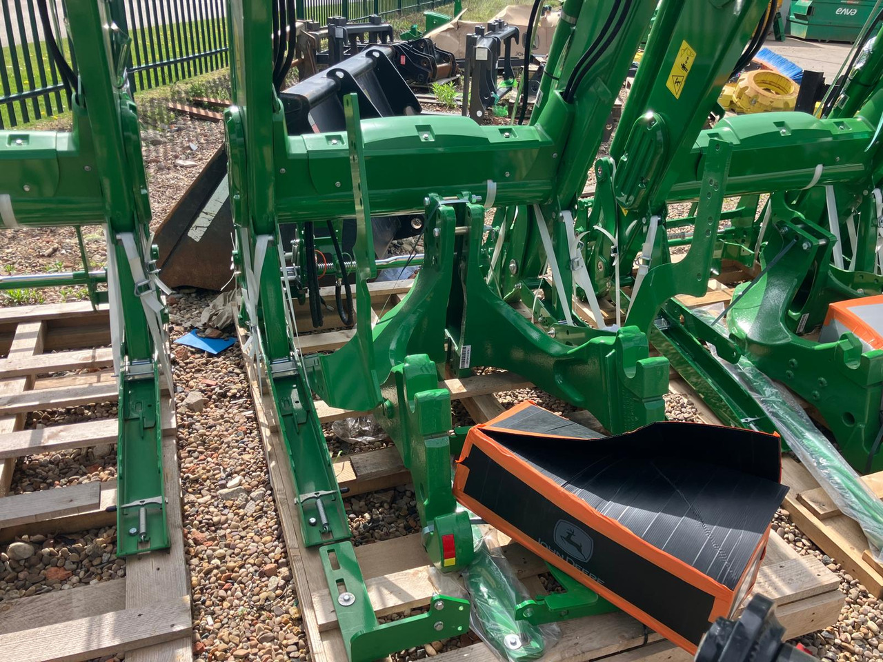 John Deere 643R Loader and Brackets - Tillbehör: bild 5 John Deere 643R Loader and Brackets - Tillbehör: bild 5