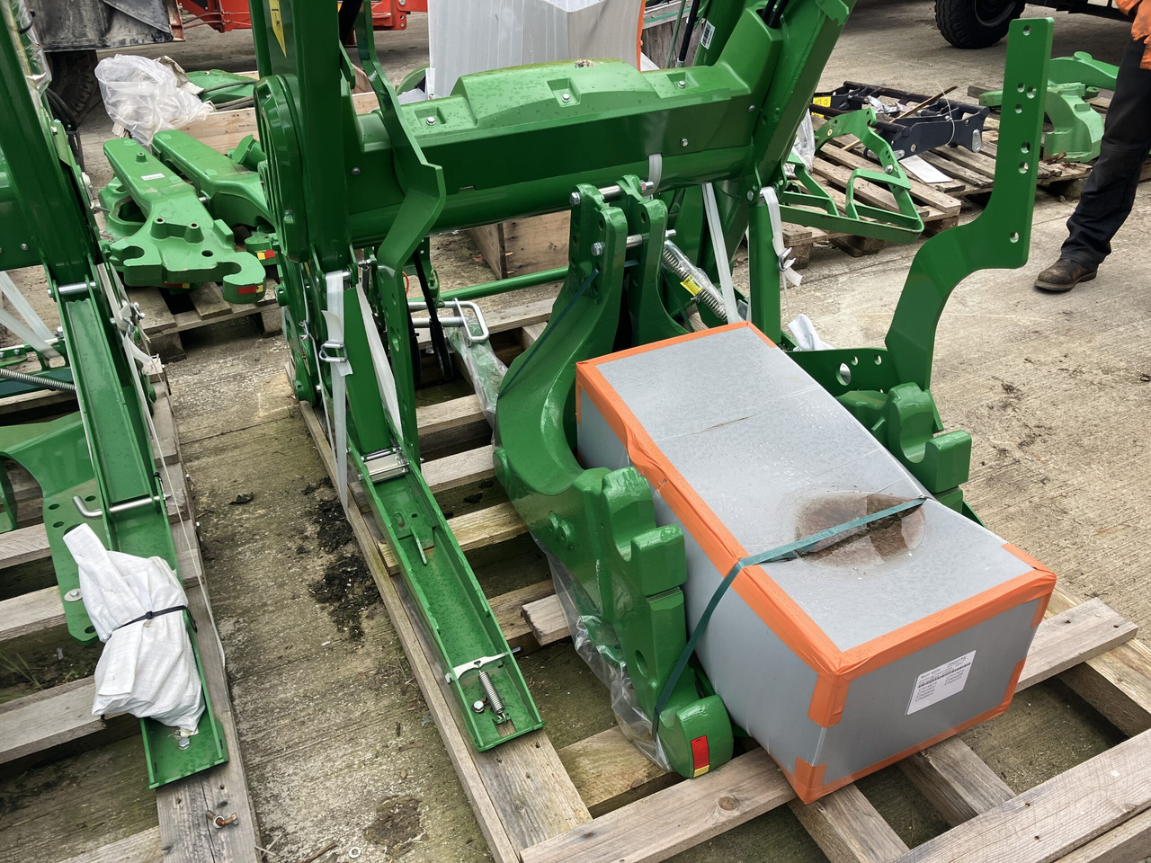 John Deere 643R Loader and Brackets - Tillbehör: bild 5 John Deere 643R Loader and Brackets - Tillbehör: bild 5
