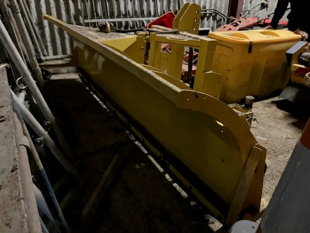 Vale Front Mounted Snow Blade/Plough - Tillbehör: bild 1 Vale Front Mounted Snow Blade/Plough - Tillbehör: bild 1