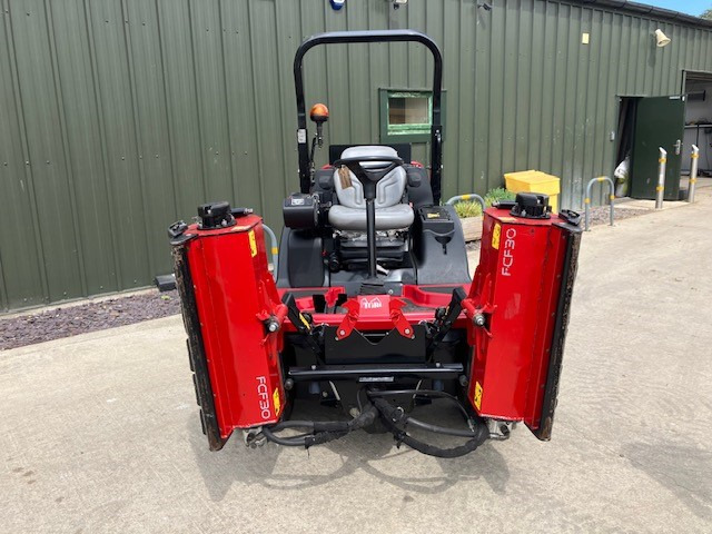 Toro LTF3000 Commercial Triple Flail Mower - Gräsklippare: bild 2 Toro LTF3000 Commercial Triple Flail Mower - Gräsklippare: bild 2