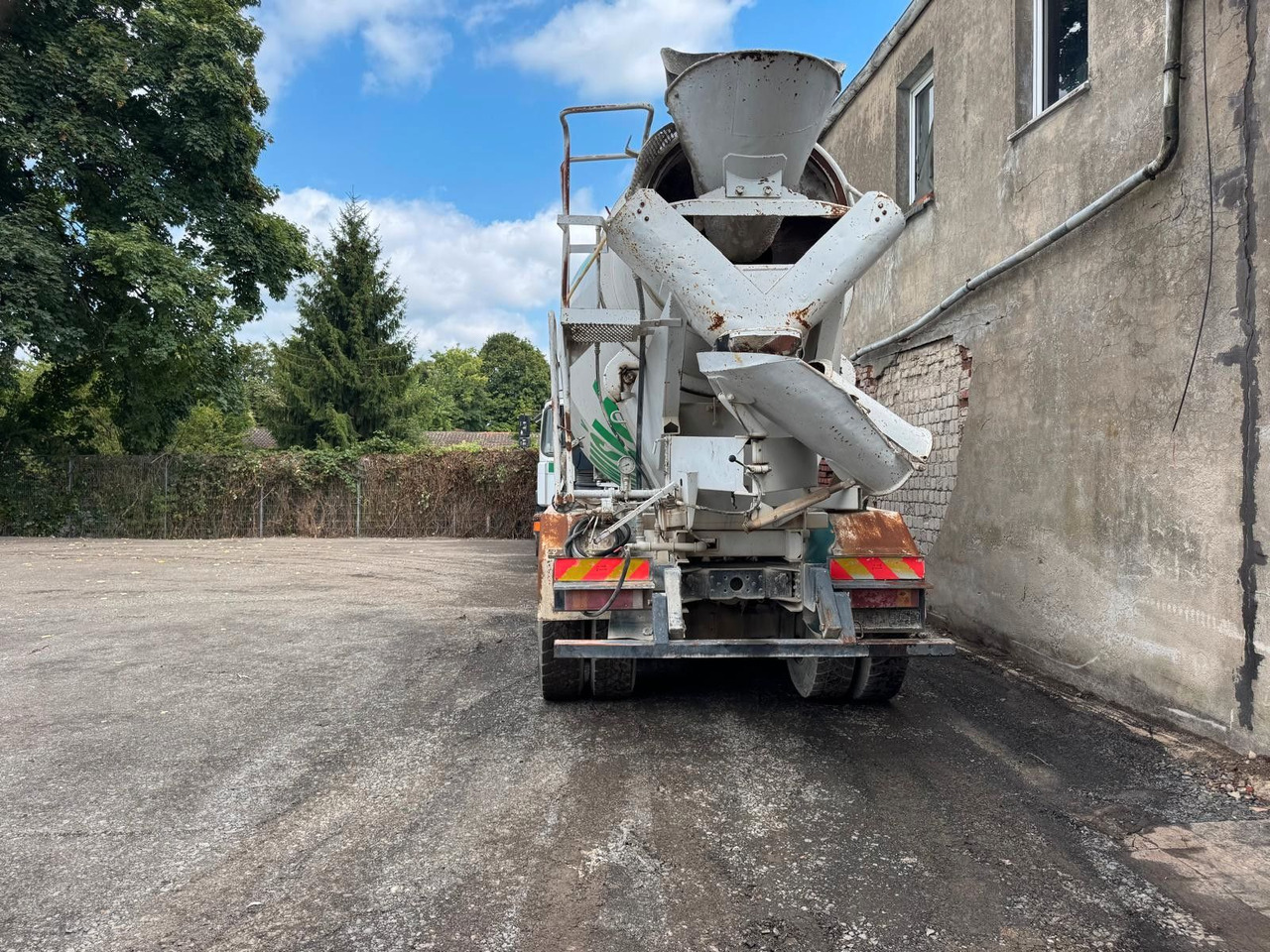 Iveco 410 EH 420 8X4 10m³ - Betongbil: bild 2 Iveco 410 EH 420 8X4 10m³ - Betongbil: bild 2